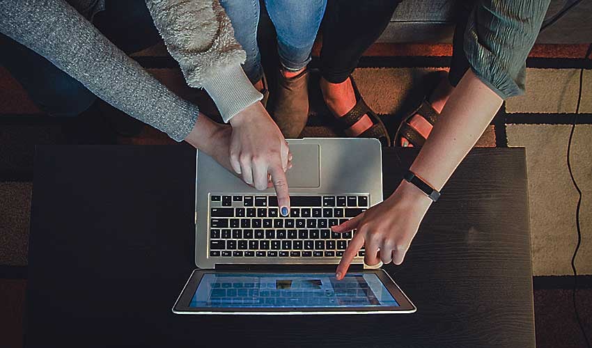 Advertise to digital nomads