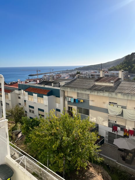 Remote worker stay Big apartment near the beach in Sesimbra Portugal