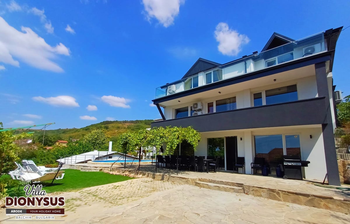 Hotel Balchik Bulgaria nomad remote 8555e82a-af35-47fd-a31e-2ff3ea035071_Outside6.jpg