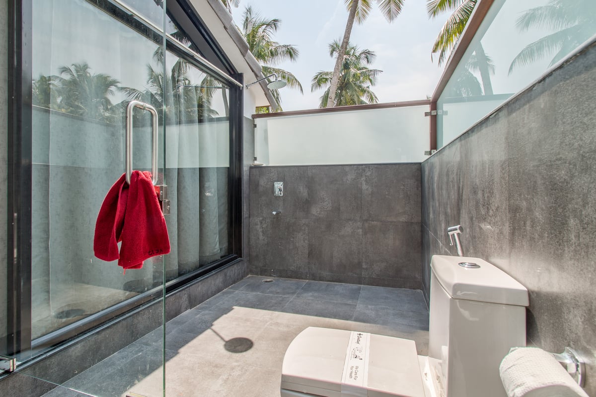 Hotel GOA India nomad remote 9447c76b-cc10-424f-9c1a-8cacb25b78e2_30openskybathroom.jpg