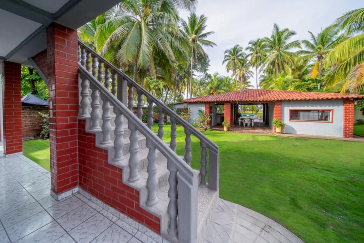 Hotel Metallo El Salvador nomad remote 03d7b39f-77ae-44cd-956c-b3bcb46d8e61_batch2410564672361532451876291121203648323155479n.jpg
