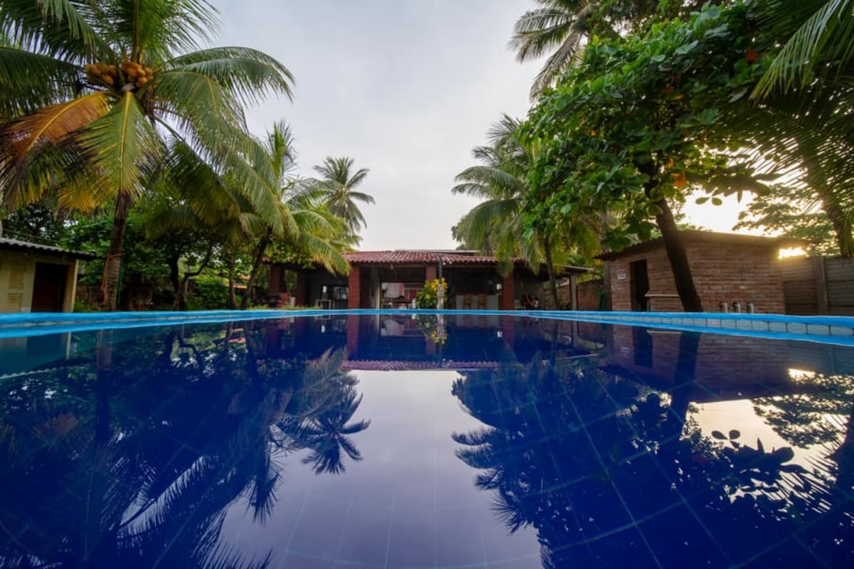 Hotel Metallo El Salvador nomad remote 1c9eb05c-2961-49ad-8758-7158a580e2c0_2409730722361525551876983399308828094150284n.jpg