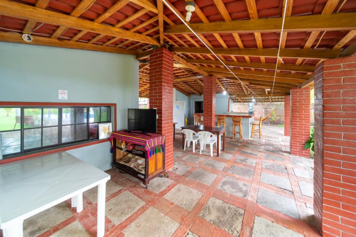 Hotel Metallo El Salvador nomad remote 2984c841-0507-4b04-a142-420fa45f981d_batch2410105502361529385209935266673272781589692n.jpg