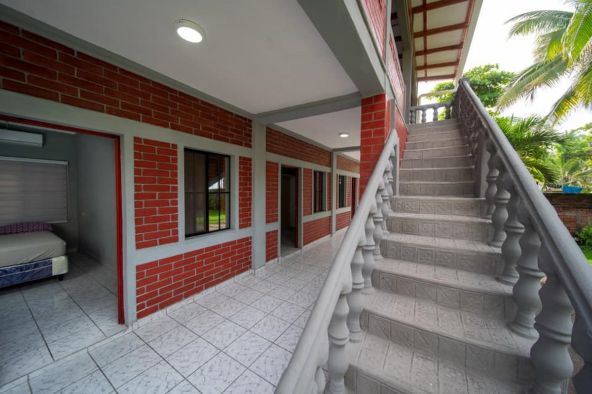 Hotel Metallo El Salvador nomad remote 3a272671-2335-4ec0-8990-e0c39c78c698_2408805572361524651877076543070351862085625n.jpg