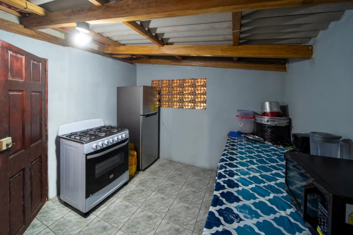 Hotel Metallo El Salvador nomad remote 877666f8-eb20-46d7-8a8b-7d2ef0fafa6a_batch241008694236153055187648720234252446649184n.jpg