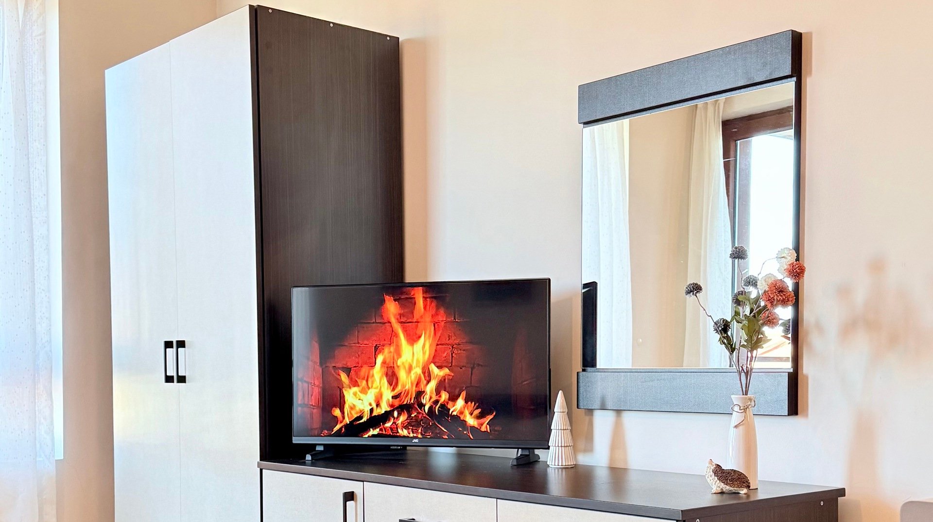 Encanto Bansko Studio workspace image