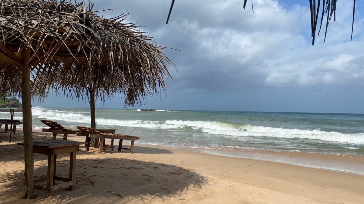 Hotel Tangalle Sri Lanka nomad remote 45d44890-ffac-4508-8a6b-9101862e5b20_19Beach2.jpg