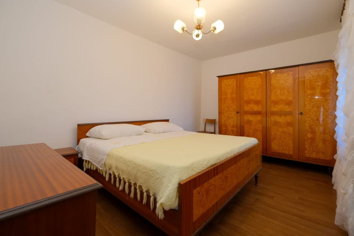 Hotel Kanfanar Croatia nomad remote f4e25c50-9fdf-4197-83d7-7105f8e81442_BED2StayID1172resized.jpg