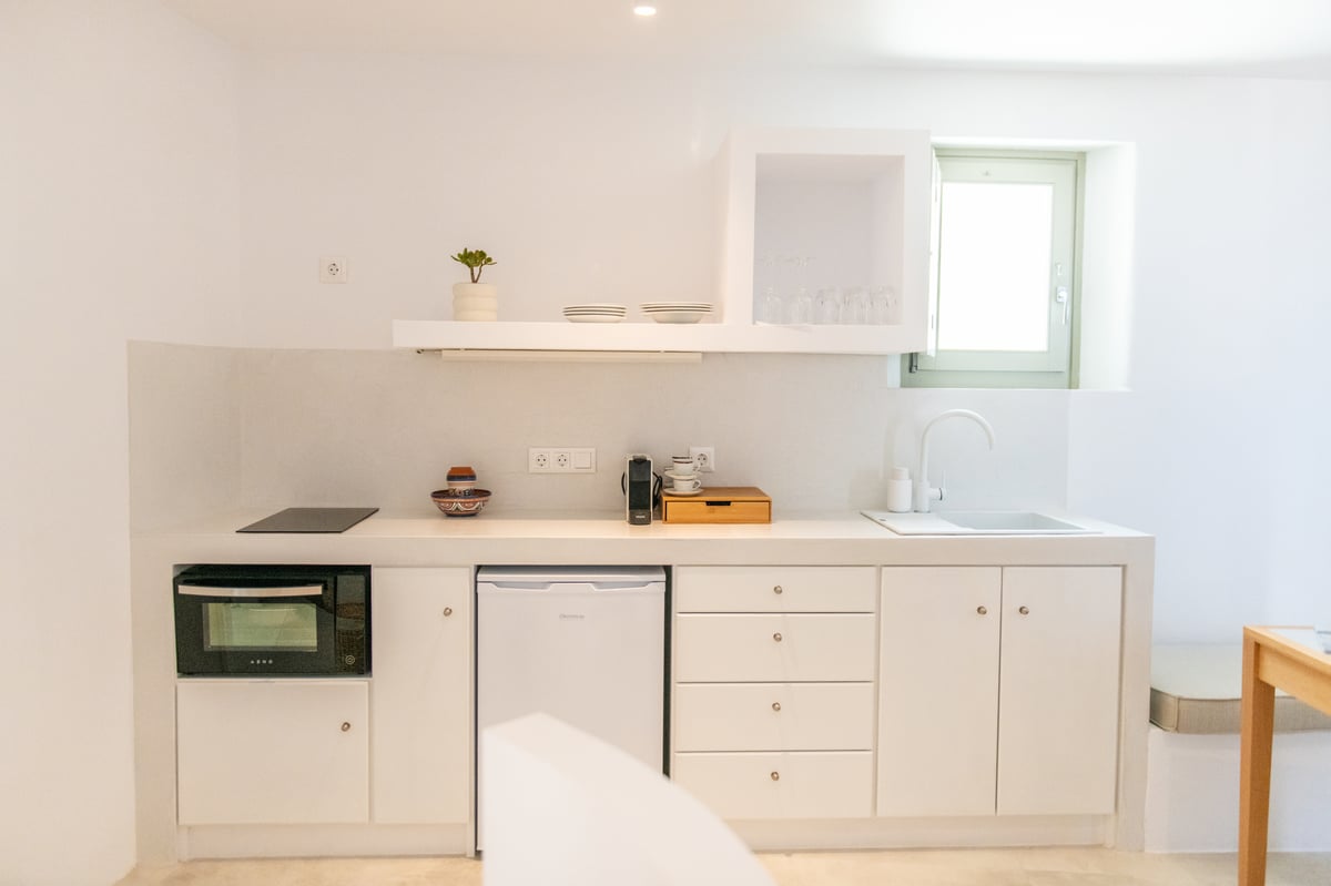 Hotel TINOS ISLAND Greece nomad remote 374b2d98-f993-4c64-9a92-00e66d4cf442_KITCHEN1.jpeg