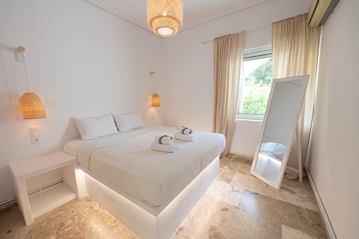 Hotel Poros Greece nomad remote 54b18edd-75ac-41aa-a04e-847c7f55c77e_DSC4773.jpg