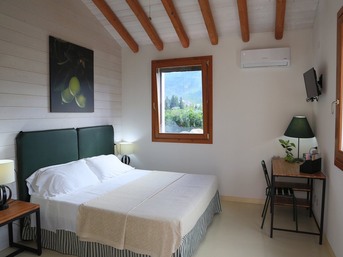 Hotel Muravera Italy nomad remote 9892c04a-8edb-46d2-a0de-1dd45f7aac34_V1.jpg