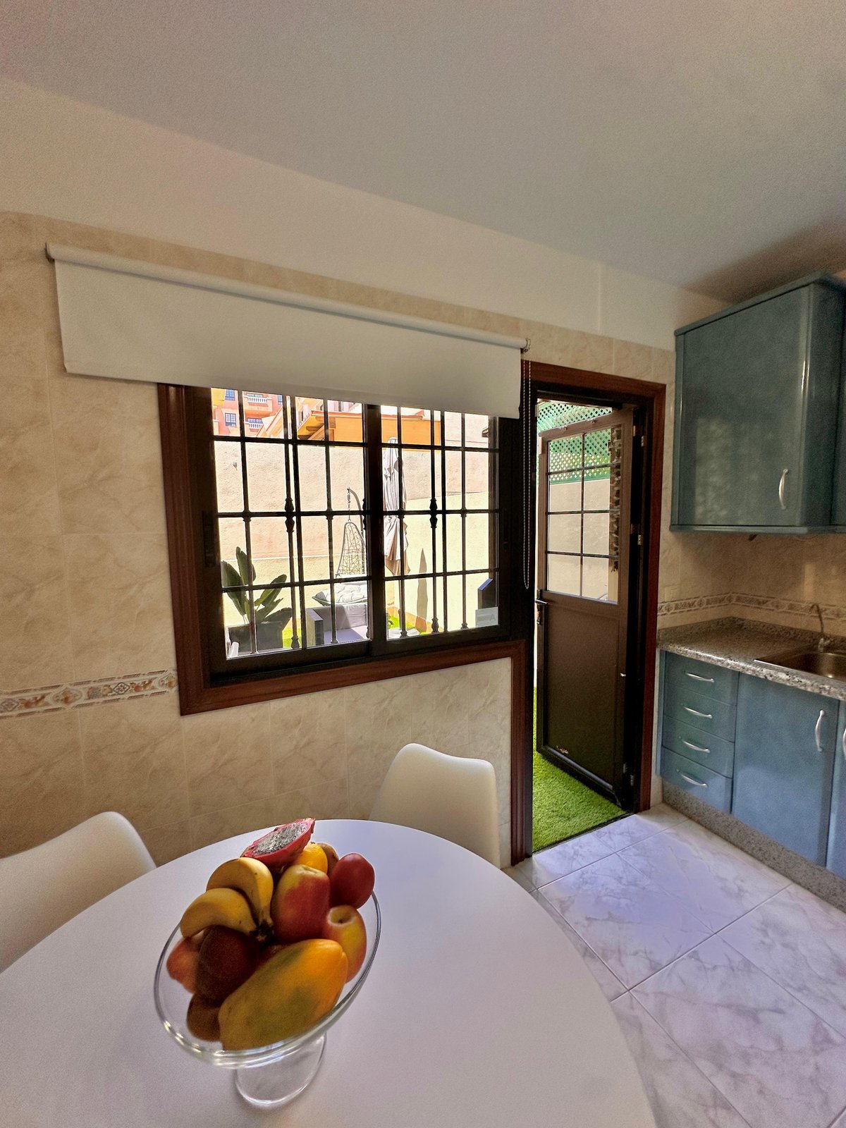 Hotel El Médano Spain nomad remote be992bf1-8753-42d8-9abe-a25f6a509ef4_5da77ac8731349eb821ead6d37b6aac2.jpg