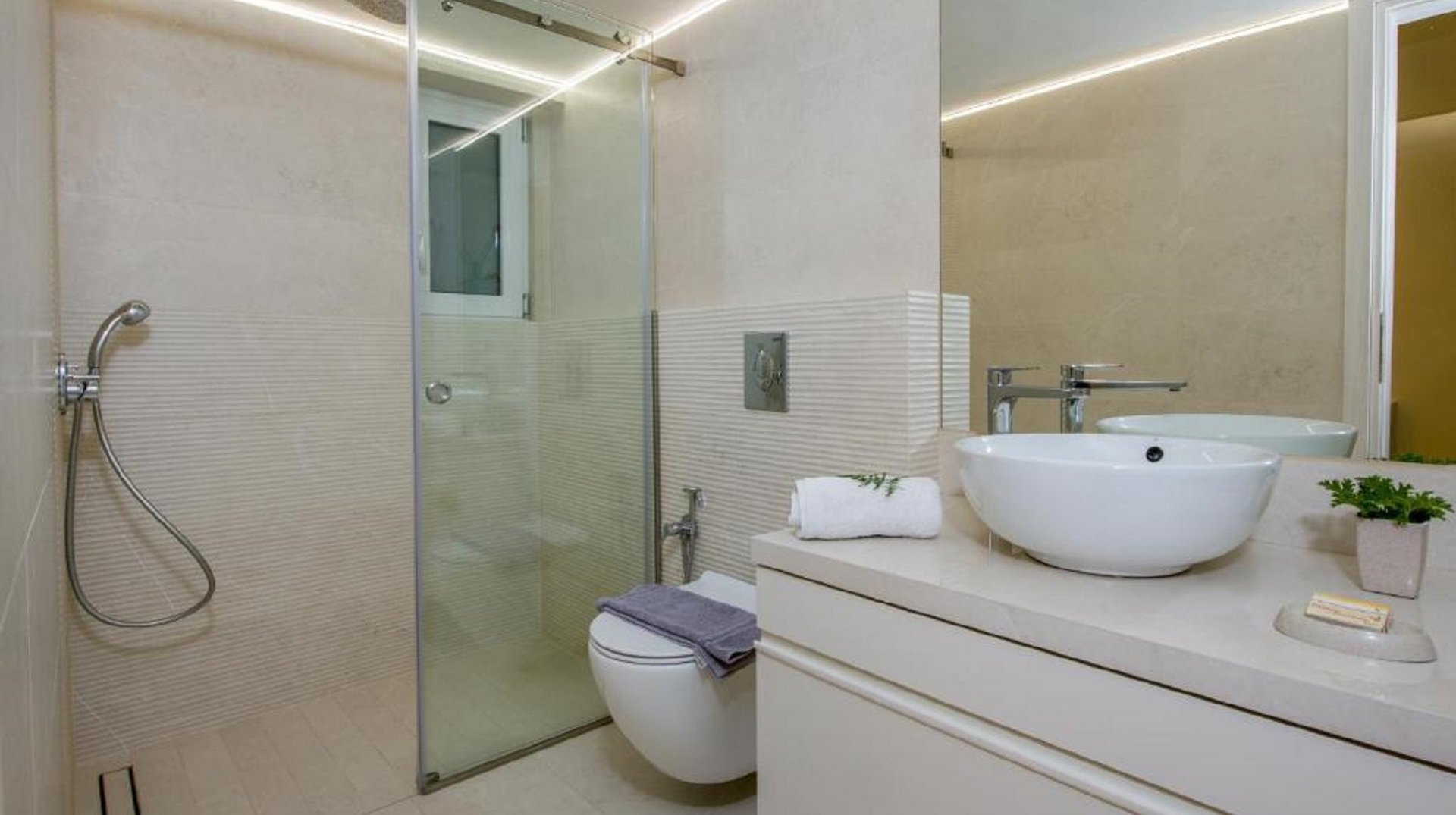 Hotel Chania Greece nomad remote e7b66c9a-ef15-42b8-8da1-38f23667b178_toilet.jpg