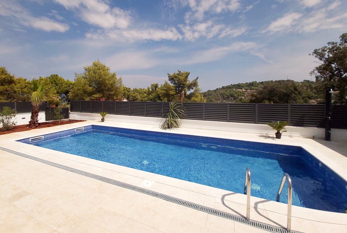 Hotel Rogac Croatia nomad remote 9da960ae-7bf1-476c-91d7-36351e5d6ced_202408171336062.jpg