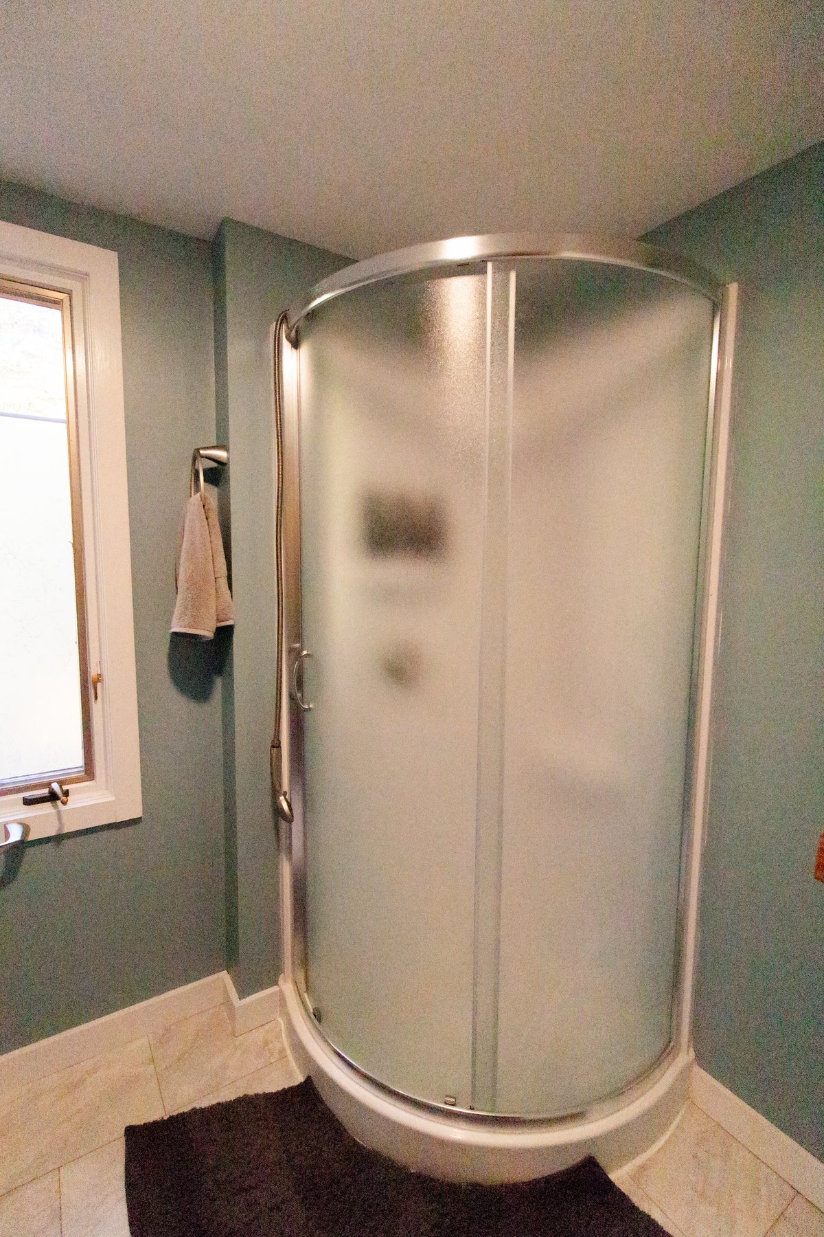 Hotel Fort Ann United States nomad remote 7bdcdba6-1954-45f0-a188-7d8c10b85fd7_BathroomShower.jpg
