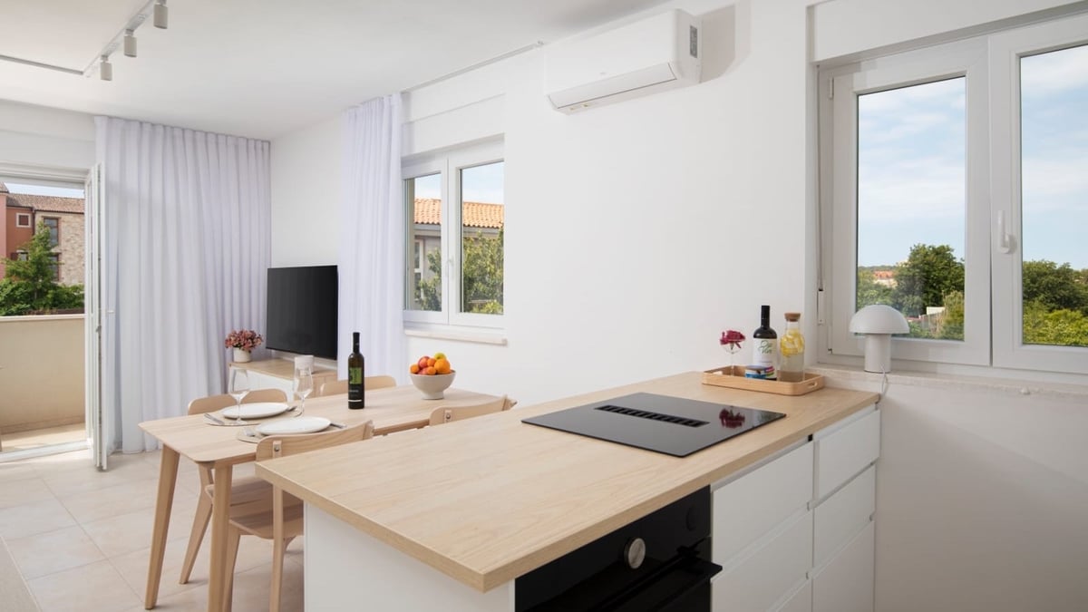 Hotel Pula Croatia nomad remote 611dec8a-3f70-41eb-881f-764bae023fa5_0edbde94753b44bbaa890f8ae23d2ca01920x1080.jpg