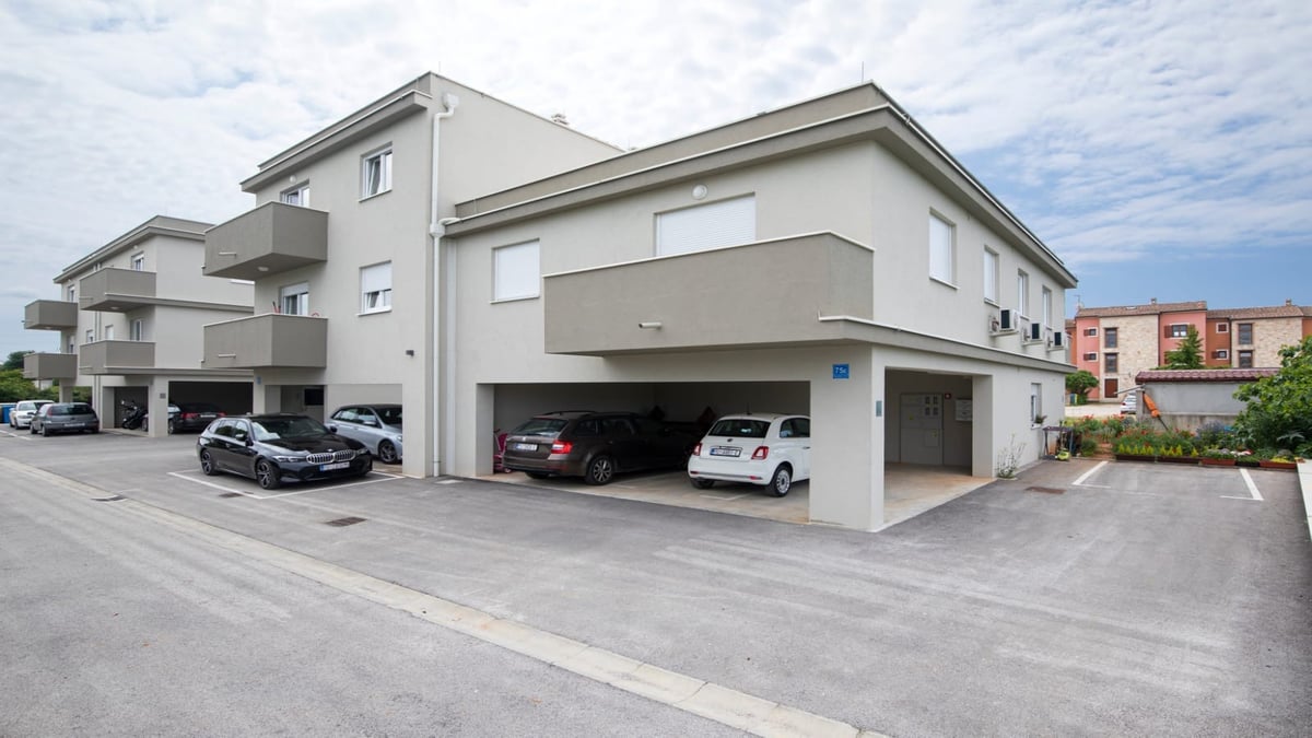 Hotel Pula Croatia nomad remote 72236a29-7437-4536-b562-058499a96a82_87755b05410244899f0953fcf7d4bbf31920x1080.jpg