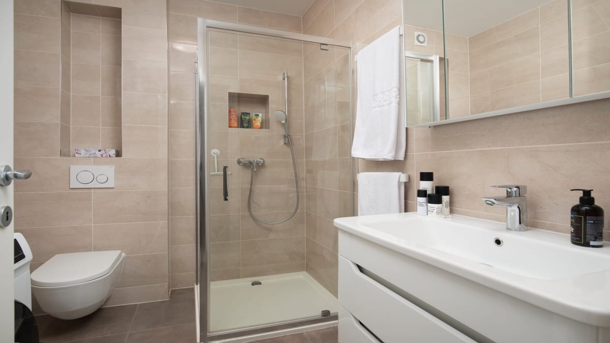 Hotel Pula Croatia nomad remote a68f988d-caf9-4167-8f22-ad94ca38be6a_f647dfcc57a54108a8cd206674feea781920x1080.jpg