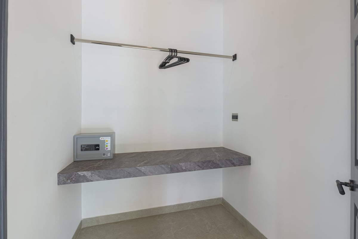 Hotel Calangute India nomad remote c1746d70-0115-4687-a1c9-e43c2b981a14_27bedroomwithwardrobevillacalangutejpg.JPG