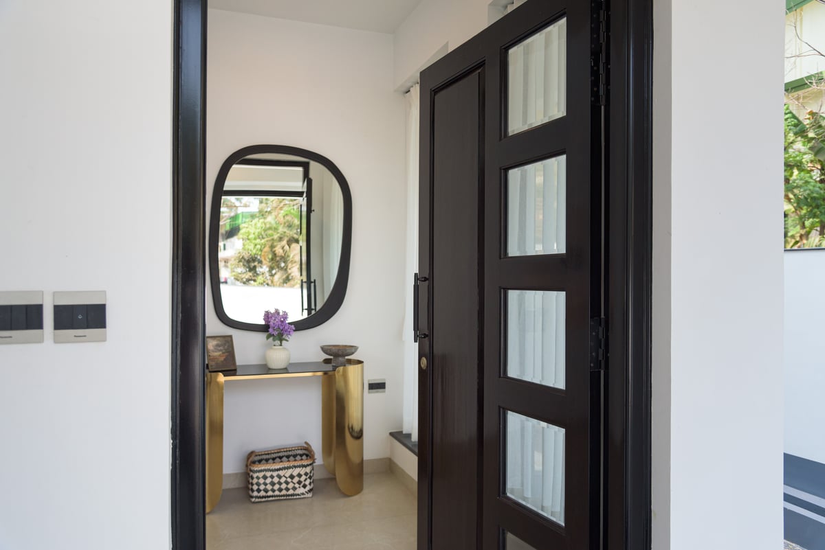 Hotel Calangute India nomad remote ece94265-5c2d-42ab-b76e-91919c3940e9_3luxury4bhkvillamainentrancecalangutejpg.JPG