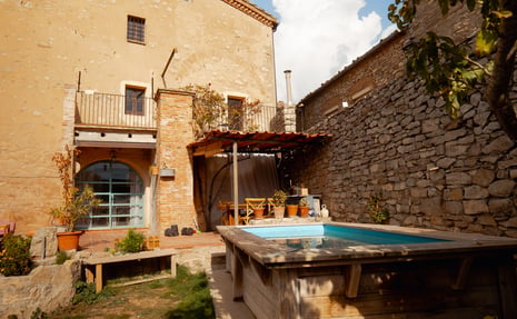 Remote worker stay Casa Pardal Rural Coliving in Sant Pere Sallavinera Spain