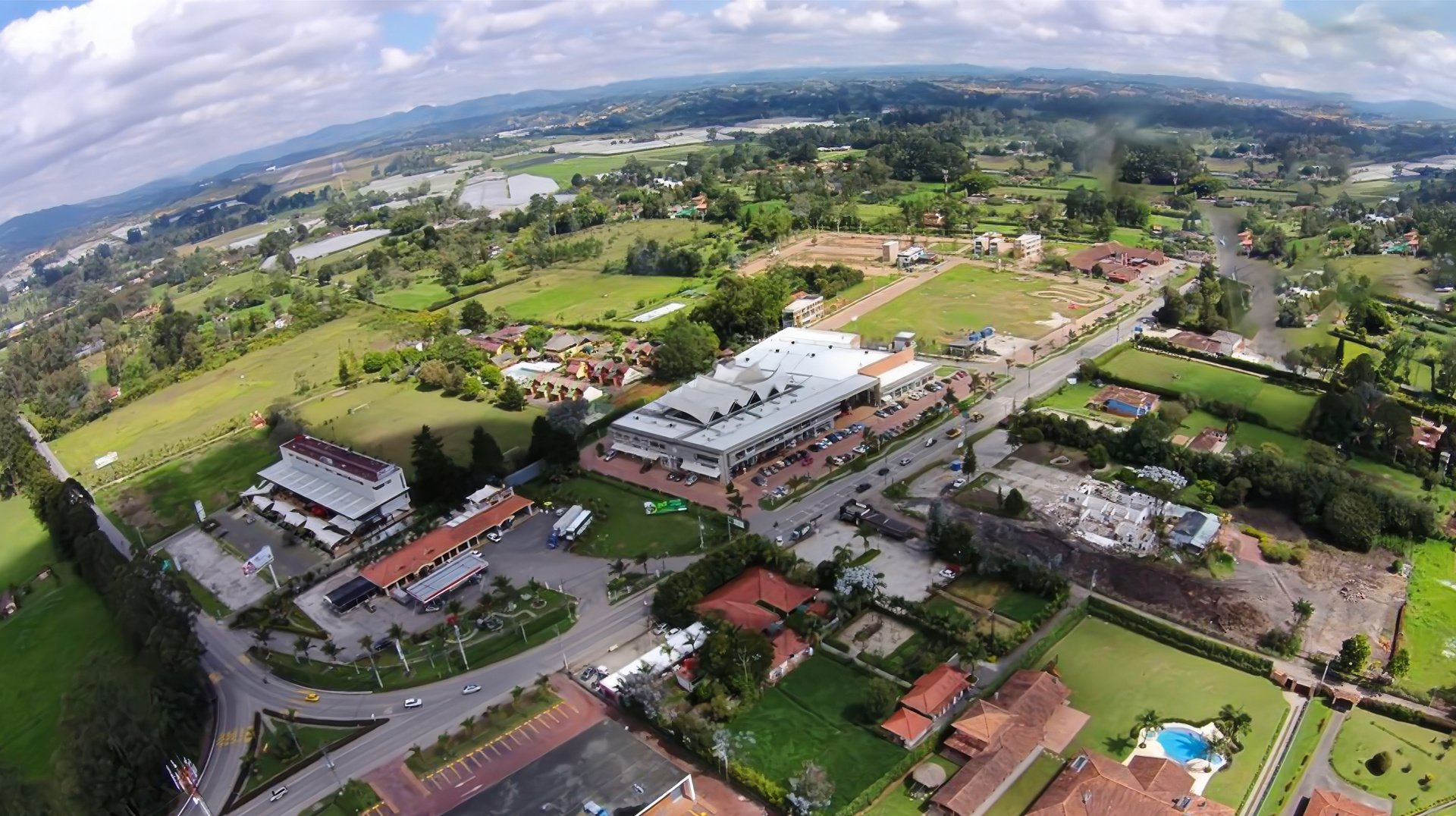 Hotel Rionegro Colombia nomad remote 8002a3a7-3895-4874-bd52-9008a9c0d009_Llanograndecopy.jpg