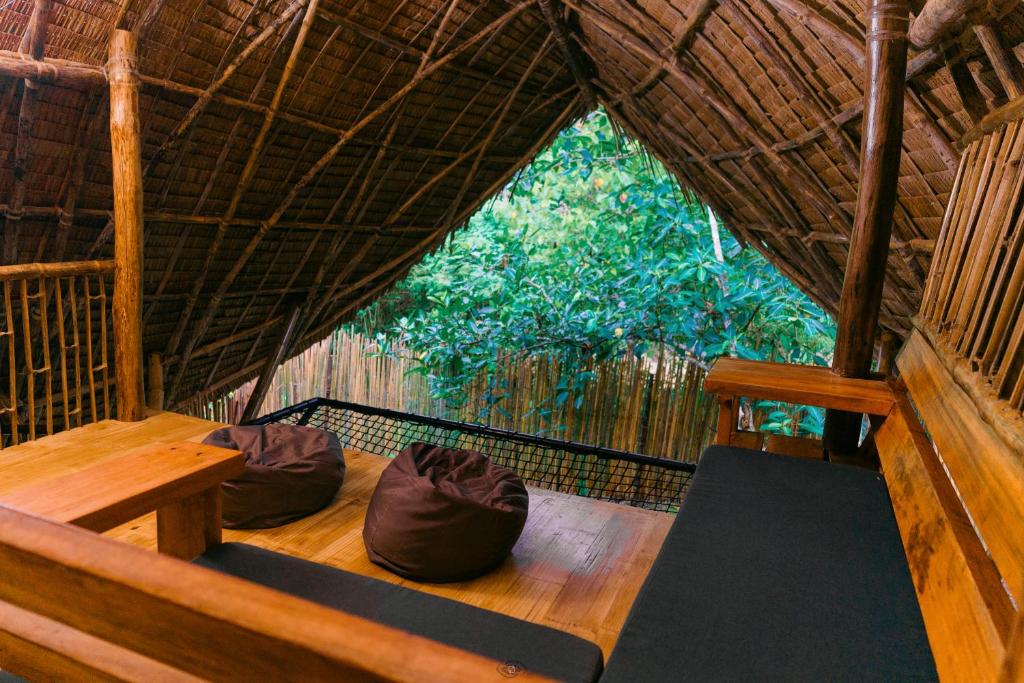 Bamboo Jungle Villa workspace image