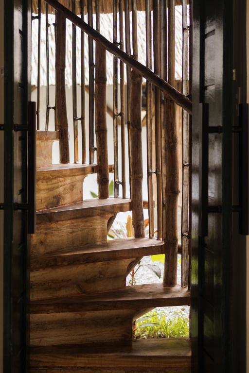 Bamboo Jungle Villa workspace image