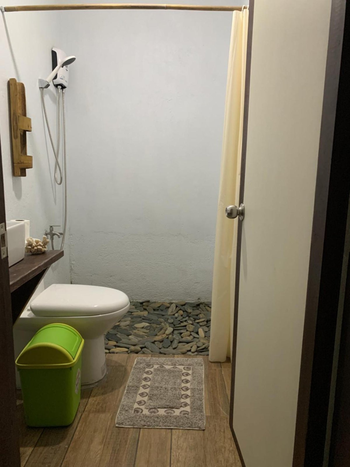 Hotel El Nido Philippines nomad remote 76dfbe15-34ca-4b56-95b4-e8ecc2526a5b_ONURShower.jpg