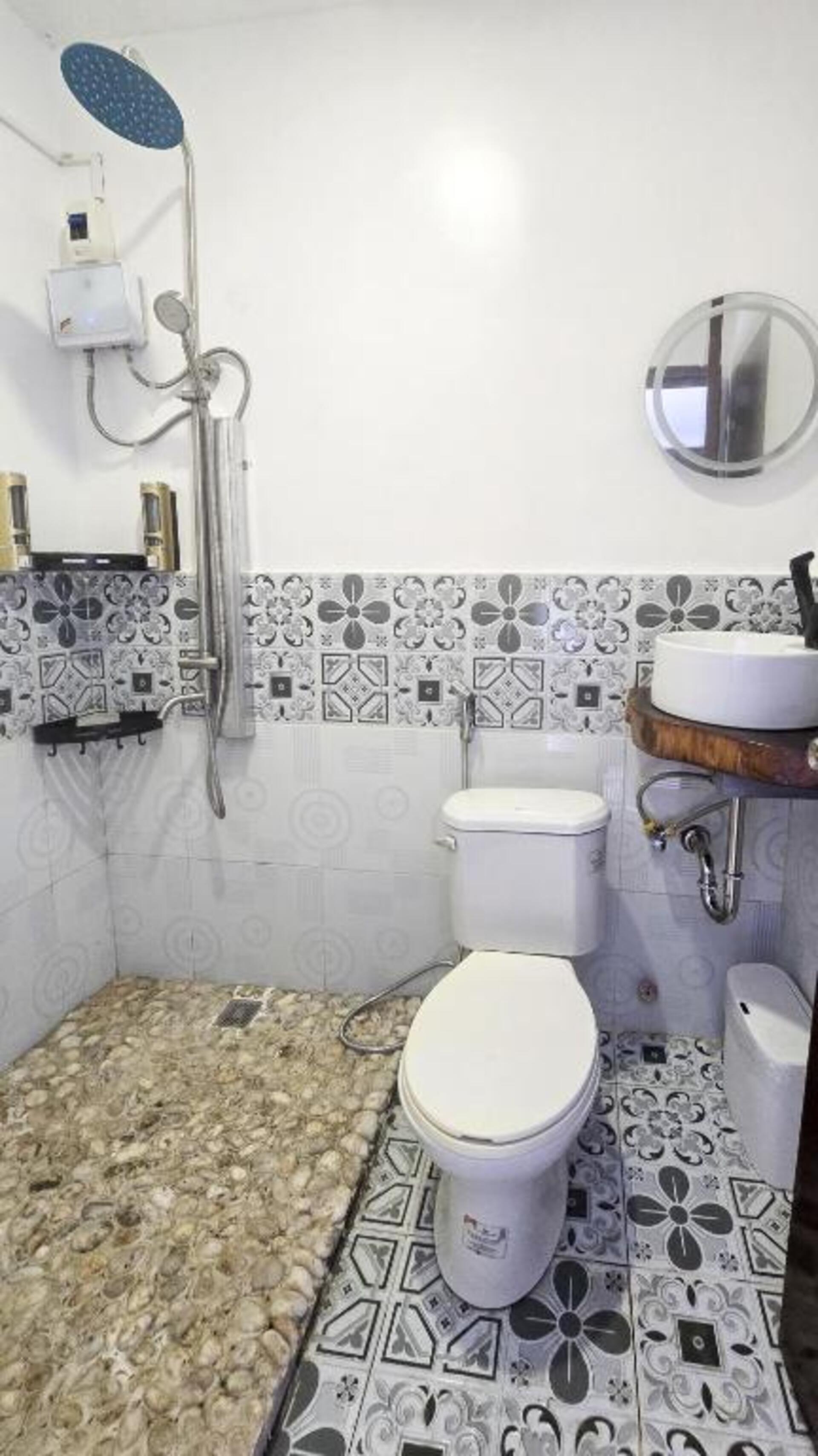 Hotel El Nido Philippines nomad remote e25ae452-6a32-4b13-9b0c-c2efa6891aa6_SLBathroom.jpg