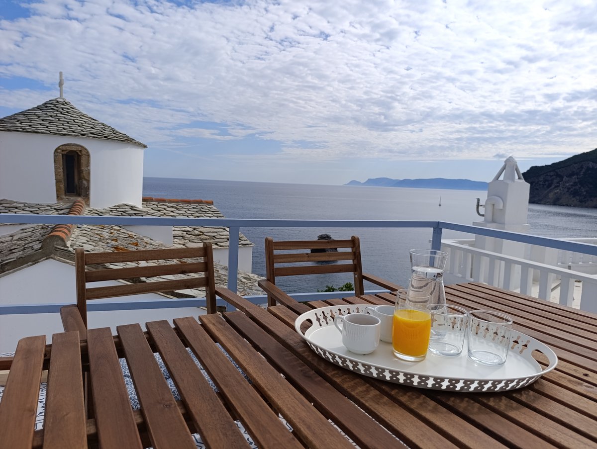 Hotel Skopelos Greece nomad remote c497b24617ed41f2a155d4473a7cb0f8.jpg