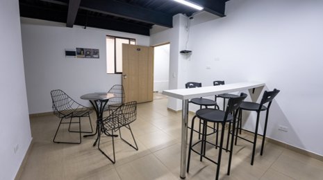 Silvia Coliving Medellin workspace image
