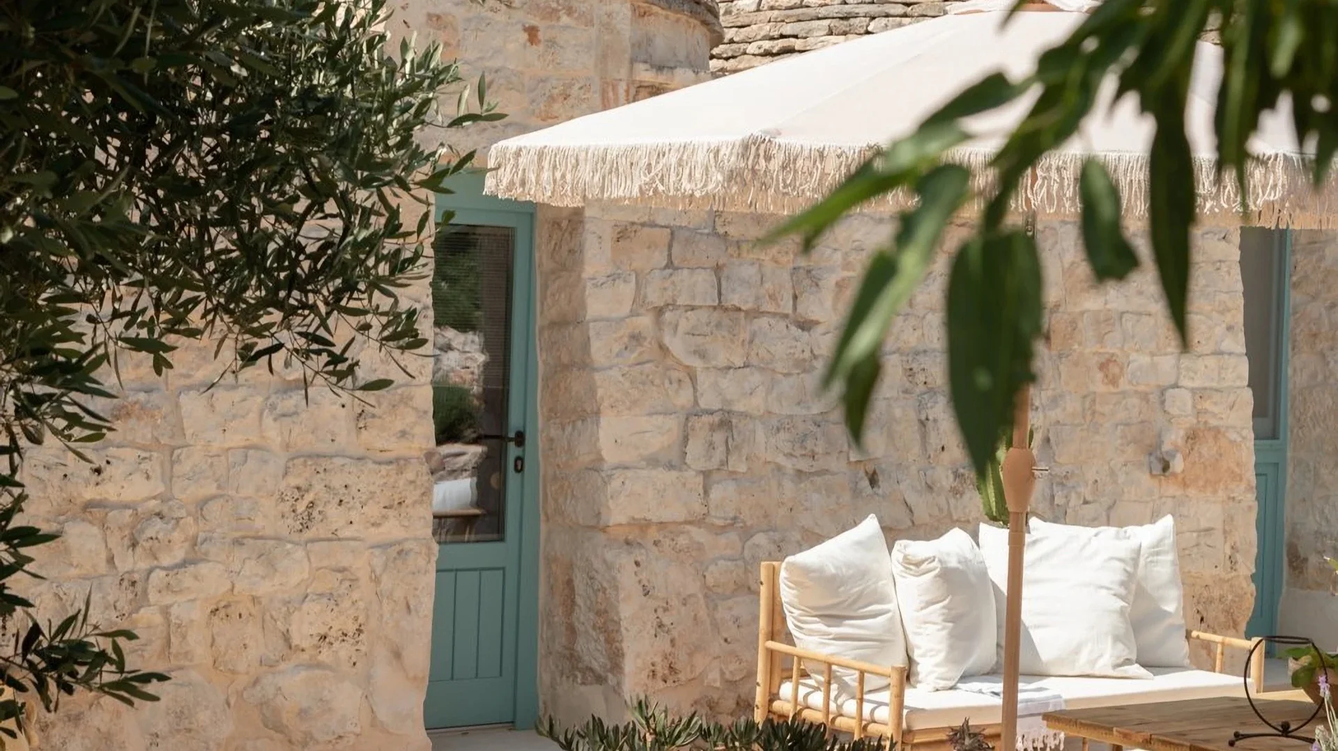 Hotel MONOPOLI Italy nomad remote 828cc29e4642498bbe7315cf7ff581fd.webp