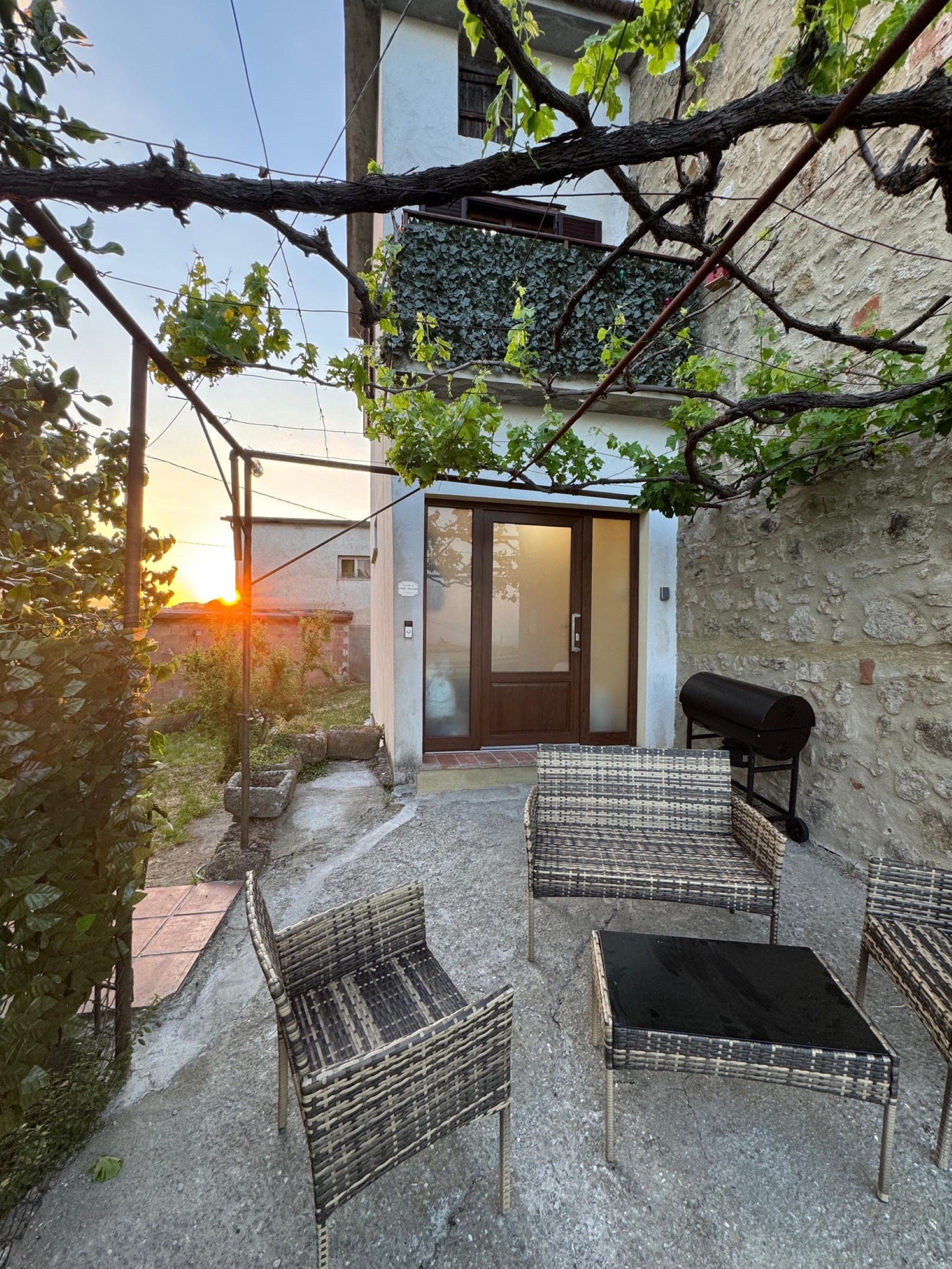 Hotel Roccastrada Italy nomad remote 291a153a3dec47a6b79945d86f7b926e.jpg
