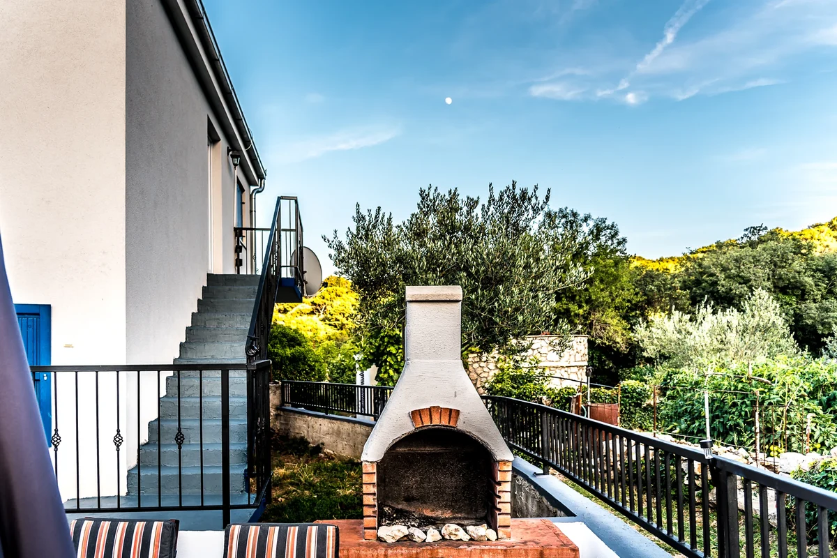Hotel Tisno Croatia nomad remote ffd285dae21748429b8b316b56a80385.webp