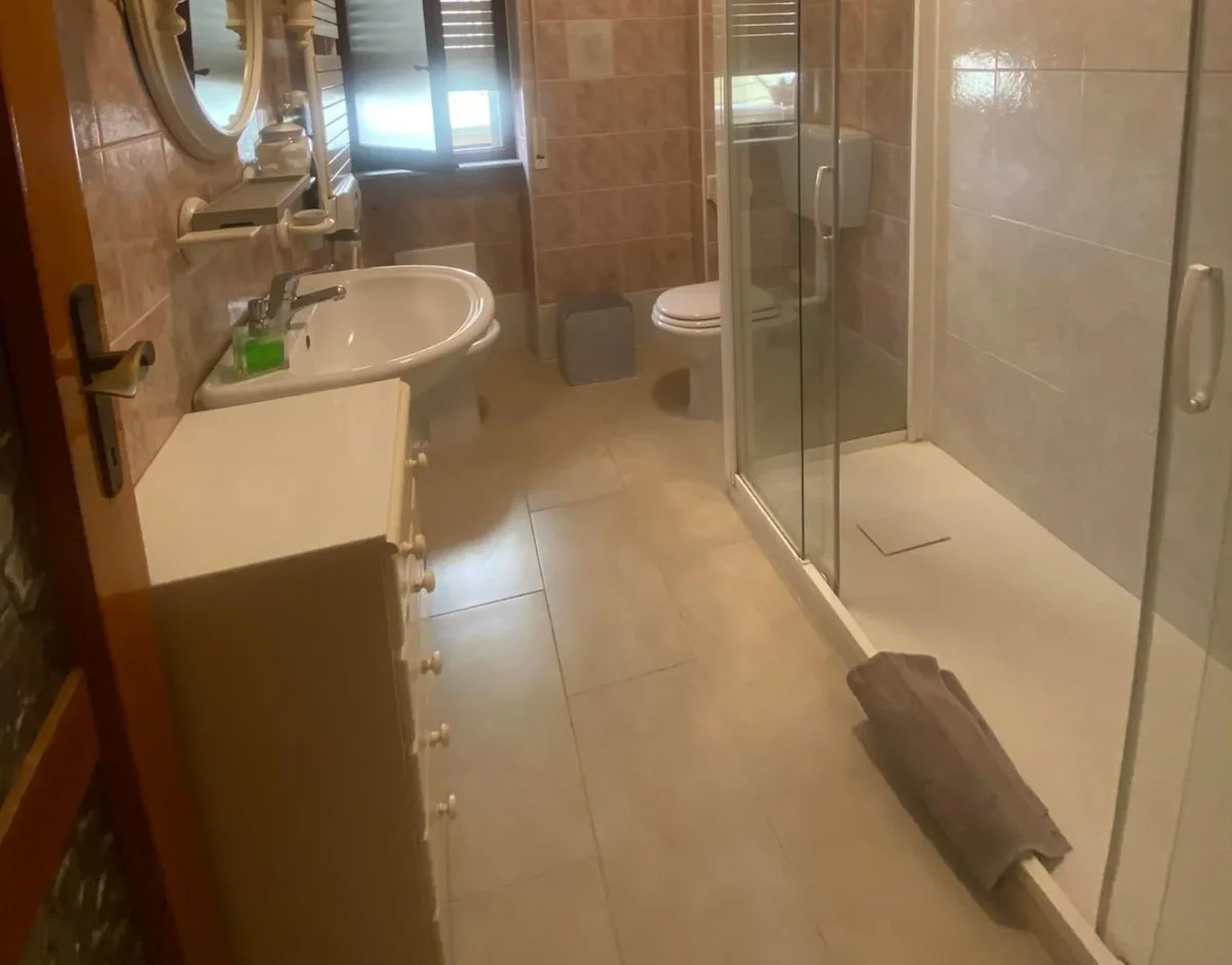 Hotel Cagliari Italy nomad remote aa95061a56e14fdf96df28061de025d8.webp