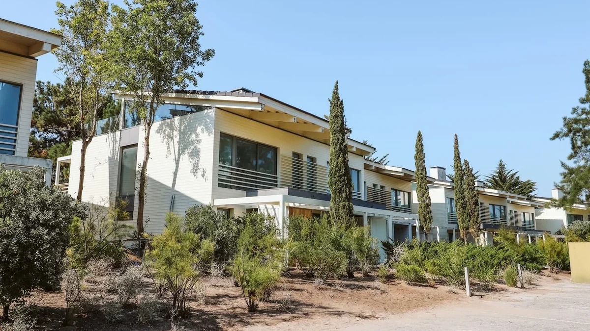 Hotel Carvalhal Portugal nomad remote a19074d5fb4a43528eac14a40c7d31b6.webp