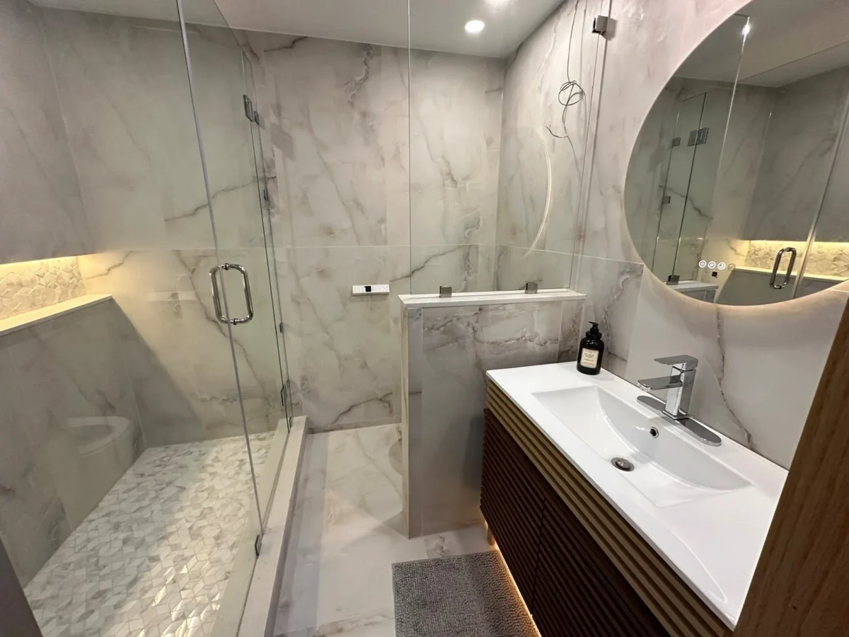 Hotel North Vancouver Canada nomad remote 09aa9601967d432bb56a8e87a2d0e21b.webp