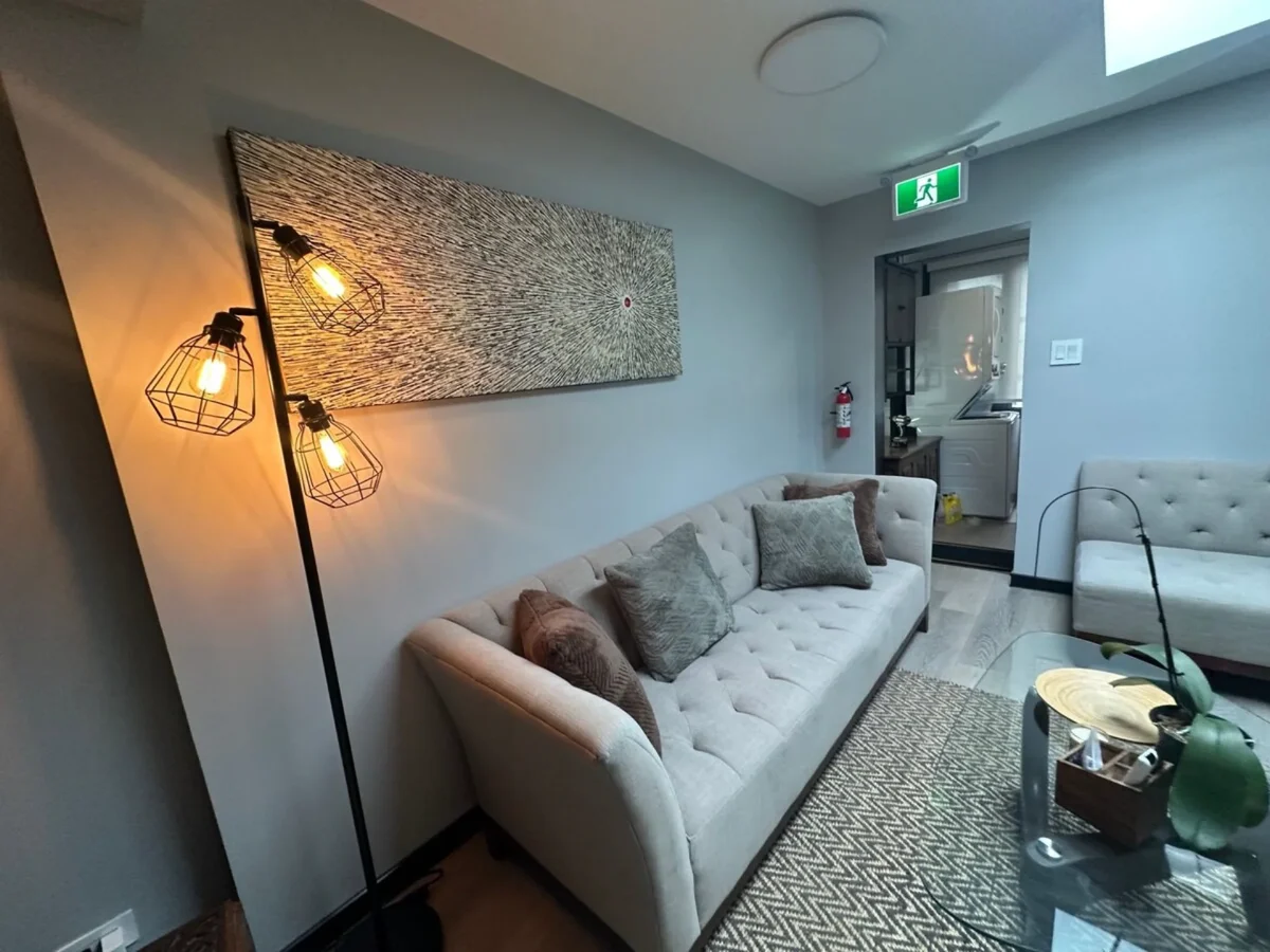 Hotel North Vancouver Canada nomad remote 236fe5de90524ca68f0dd3dadd2f3815.webp