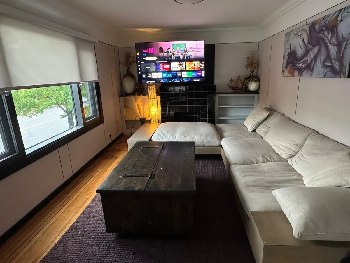 Hotel North Vancouver Canada nomad remote 89ead2792dfa436fbc47774b0d239c9c.webp