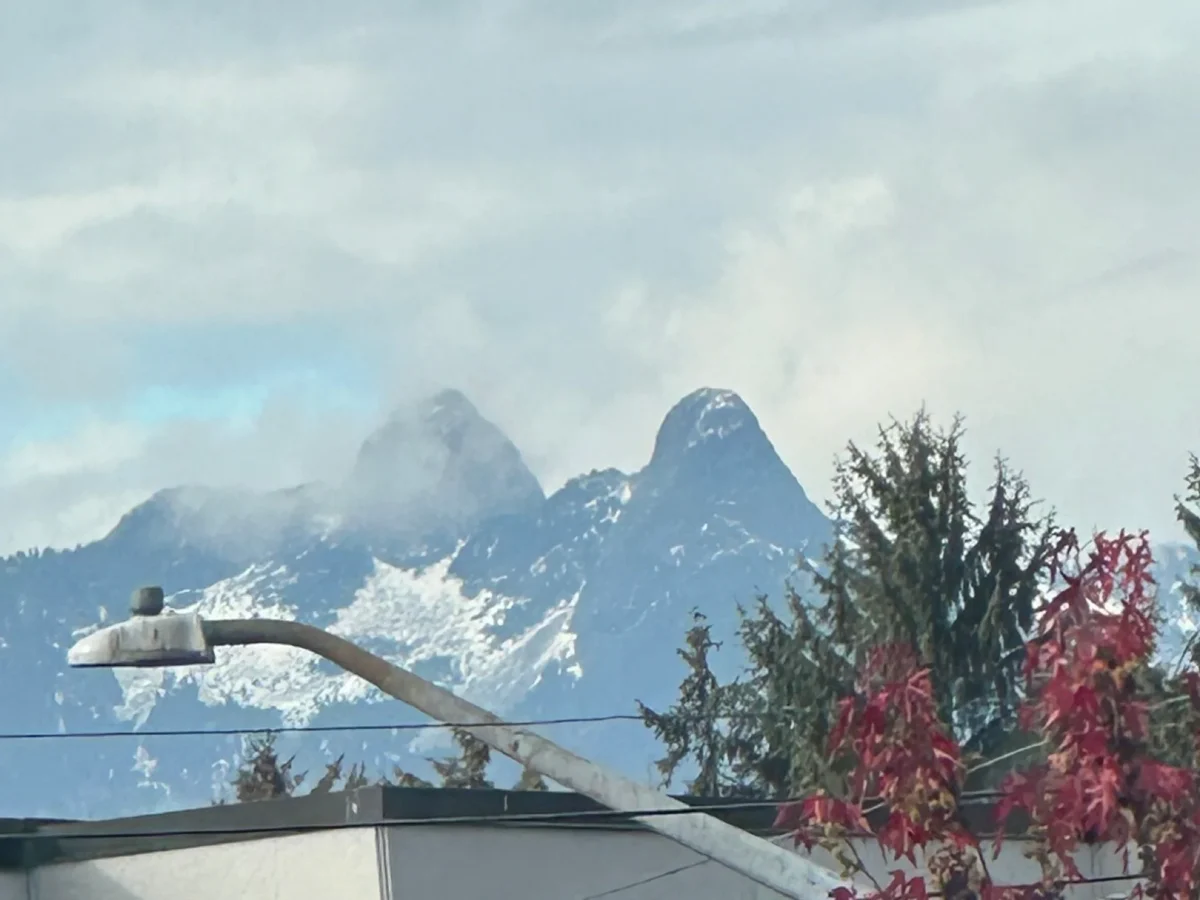 Hotel North Vancouver Canada nomad remote 8df24d8e0bff4844837d3ac60118ec28.webp