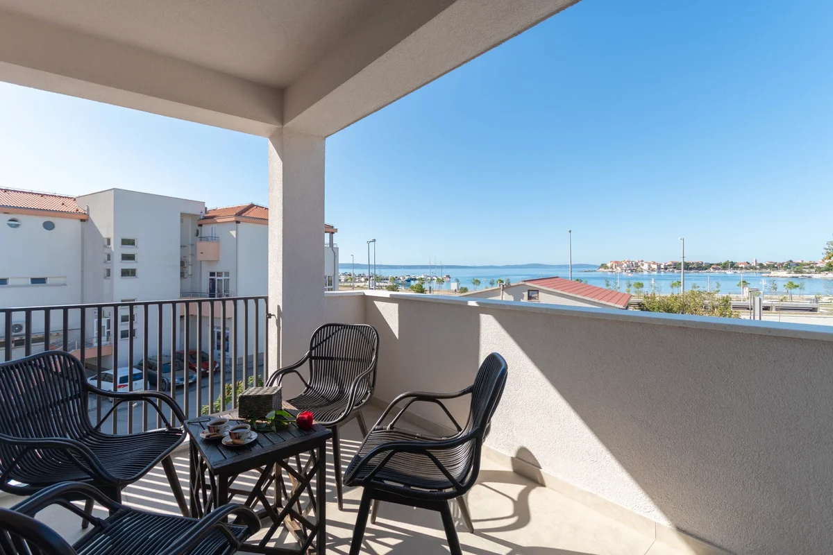 Hotel Podstrana Croatia nomad remote 16602a306ade4fbb92c748e8f3f8edc3.webp