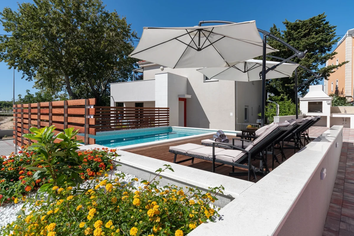 Hotel Podstrana Croatia nomad remote c70d1ffd35eb4dd7b4af9185ebeaa178.webp