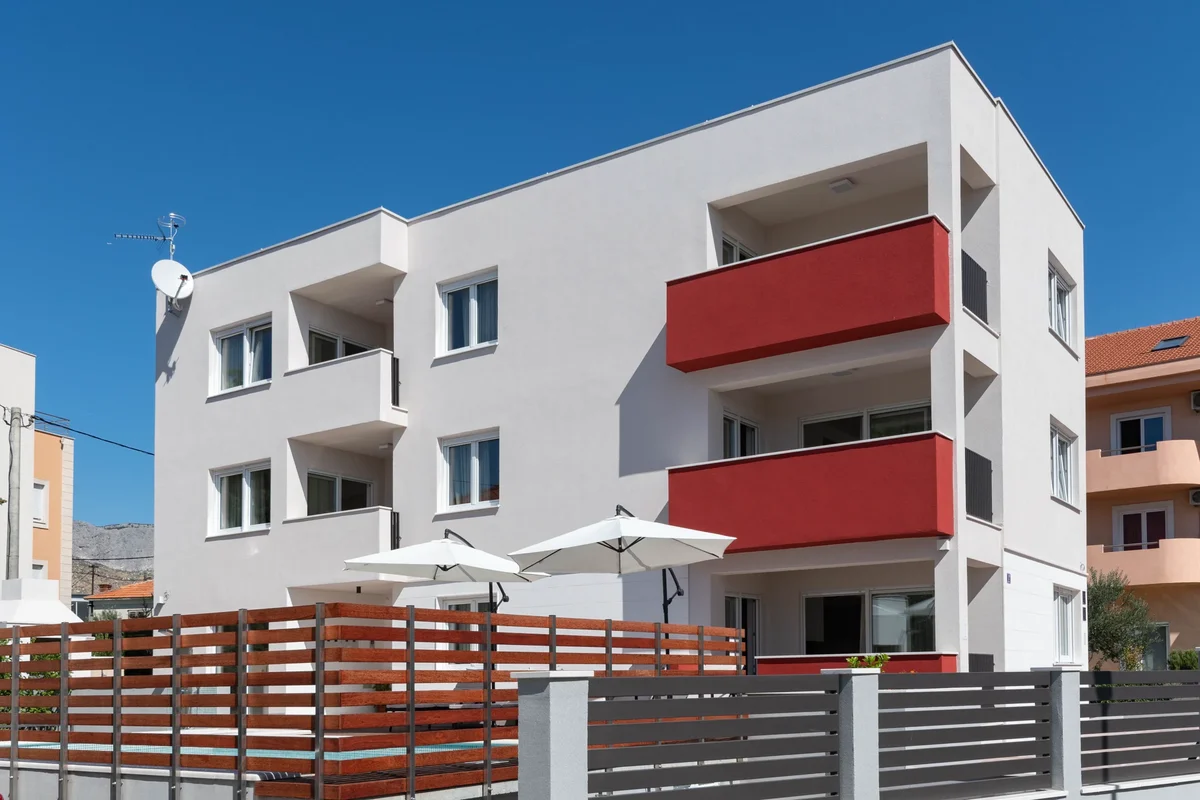 Hotel Podstrana Croatia nomad remote dcc97875388c47a8ae9b6def8ef385c5.webp