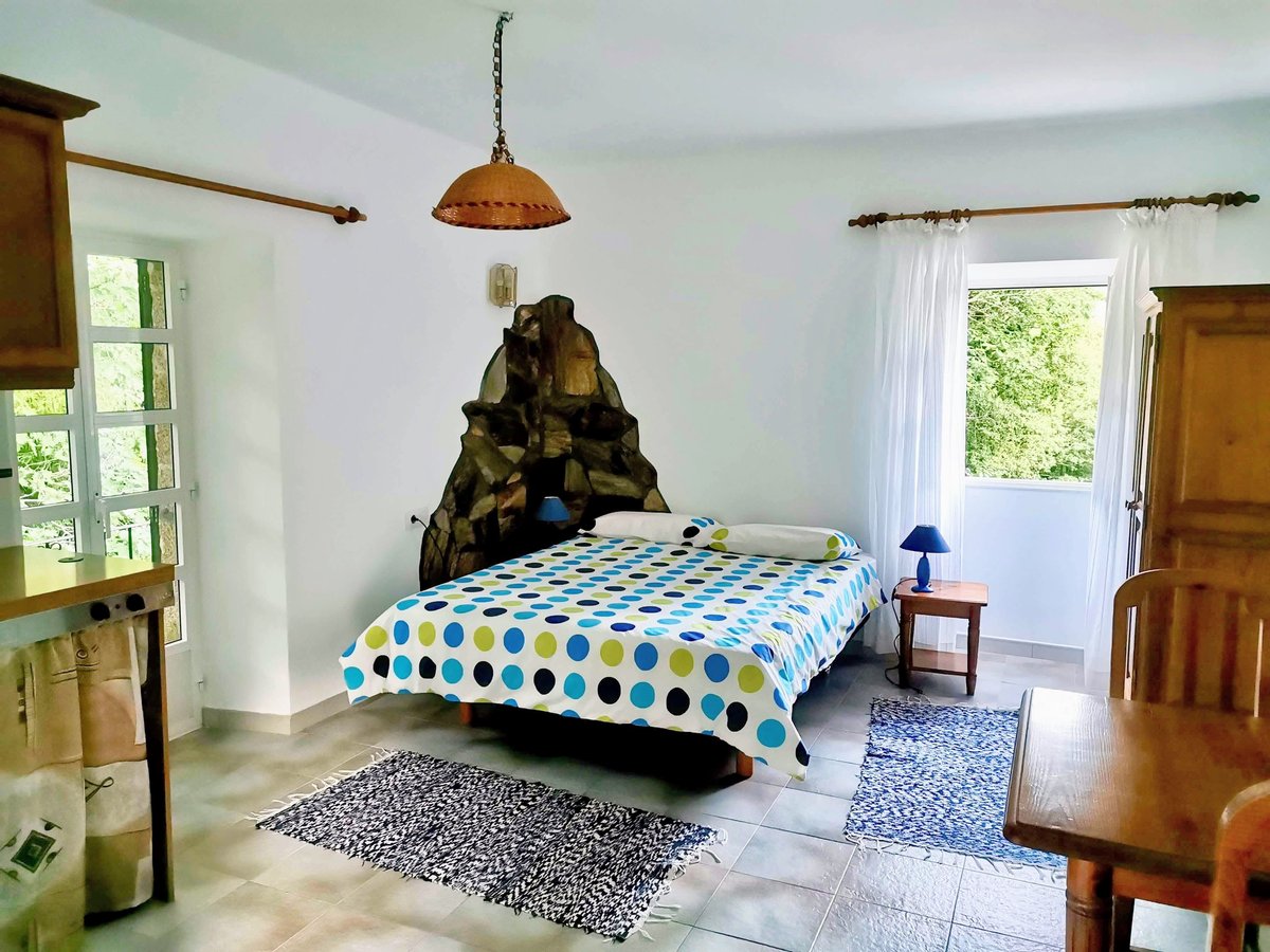 Hotel Ponte Caldelas Spain nomad remote 3db2ffd3-2088-4a34-87b9-67bbb03263e2_Anceu Coliving - Anceu Suite 1a.jpg