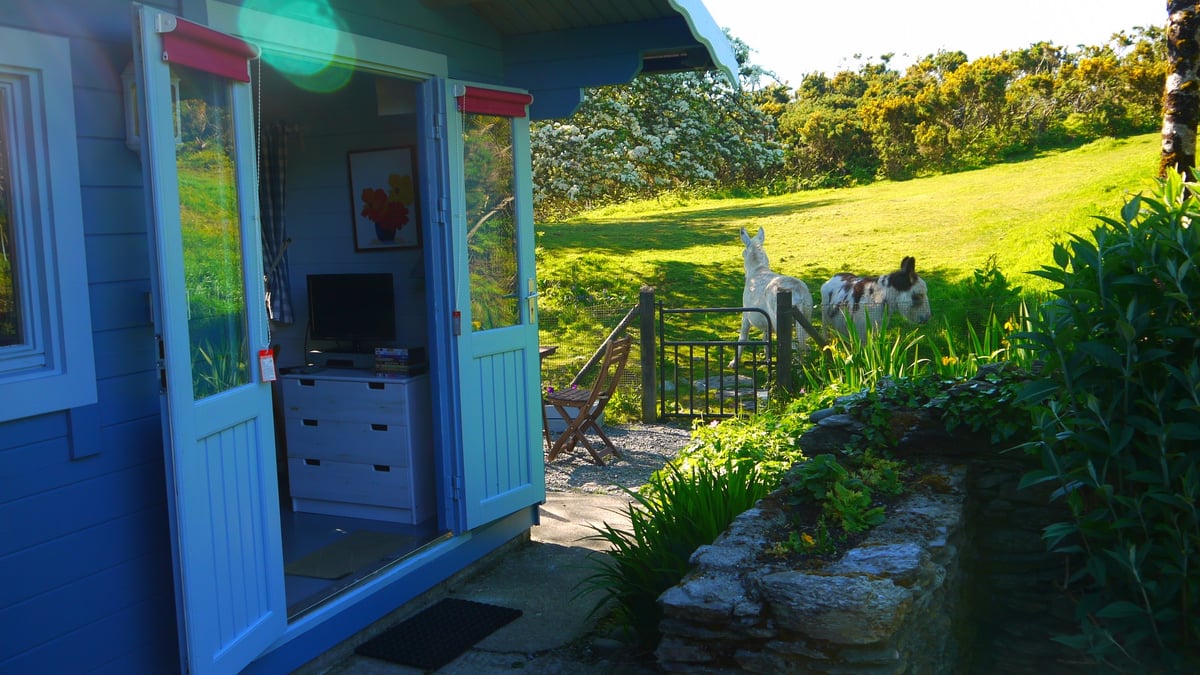 Hotel Schull Ireland nomad remote 4c681dd4-e0a6-4def-a28d-9970a73ef9a5_The Chalet photo.jpg