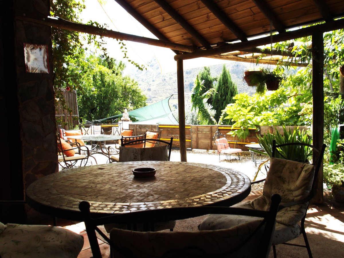 Hotel Quentar Spain nomad remote 0256c01e-ba4e-404d-bb1e-78e67e209f48_porche1.jpg