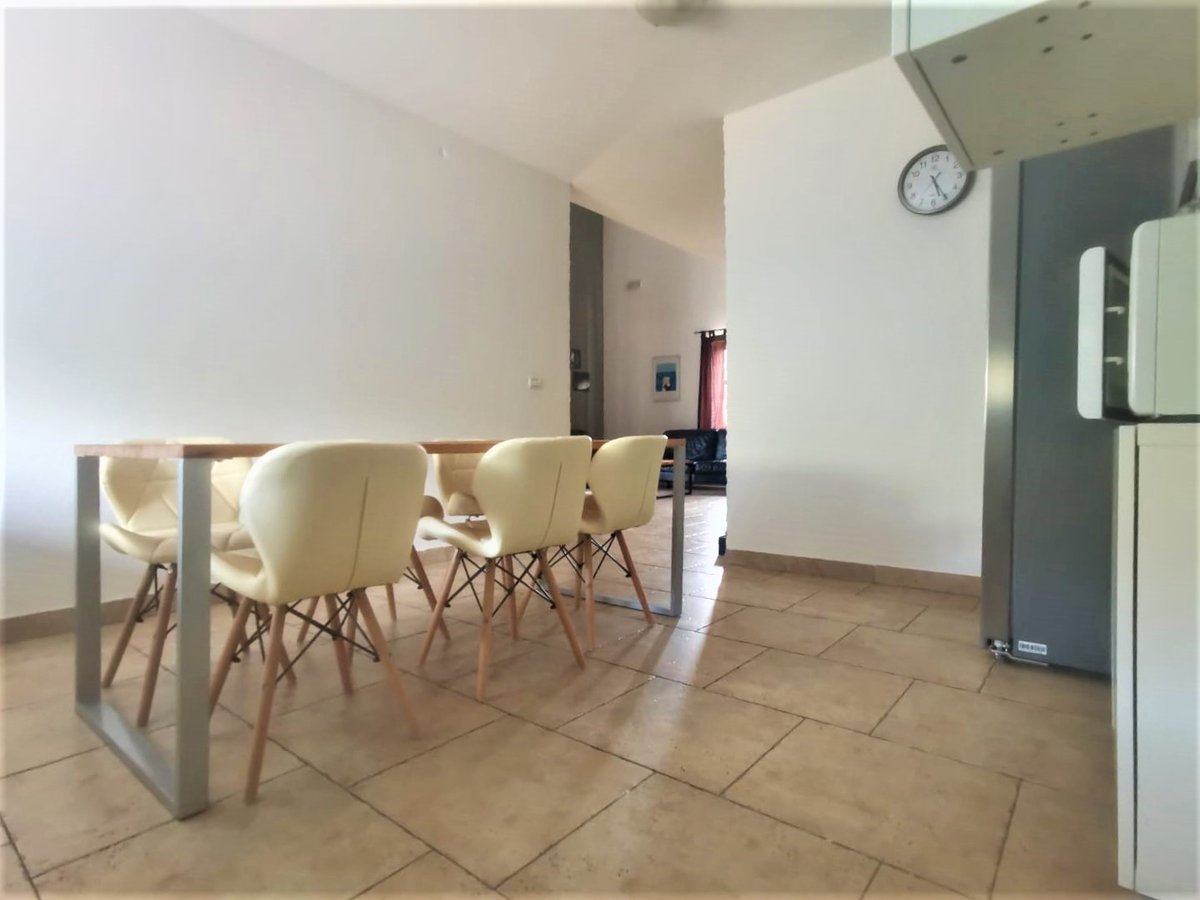 Hotel Drnis Croatia nomad remote f0a8e37e-0c7c-4ac0-afff-32aeef3a5040_kuhinja 3.jpg