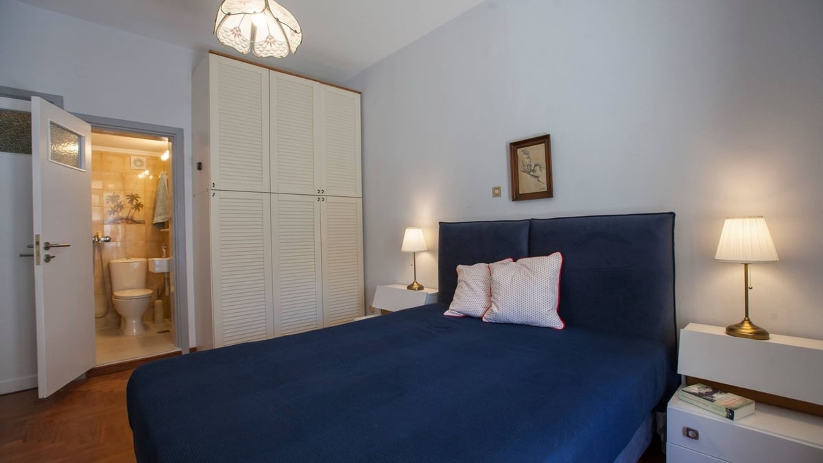 Hotel Somwhereville Greece nomad remote b0a83525-d5a0-4a7a-9ba6-28f174197e41_9.jpg