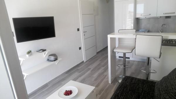 Hotel Rogoznica Croatia nomad remote 413794c9-2ae6-4593-920e-0f525a9358f1_Apartman_Dekovic_4_2_66adefa990be.jpg